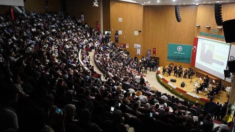 ‘ÜNİVERSİTEMİZ BÖLGEYE DEĞER KATAN BİR BİLİM YUVASIDIR’