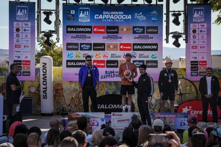 ÇOCUK KOŞUSU RENKLİ ANLARA SAHNE OLDU