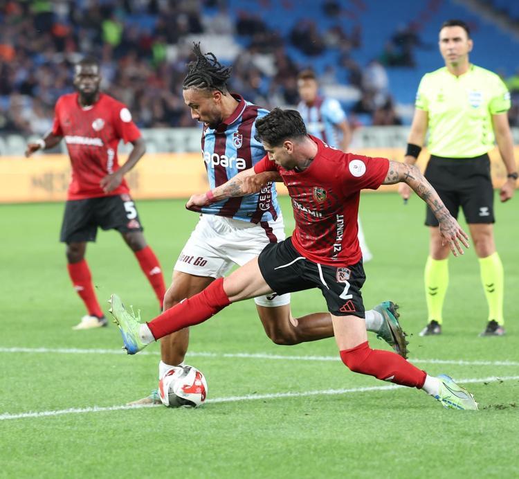 DİREKTEN EN FAZLA DÖNEN TAKIM