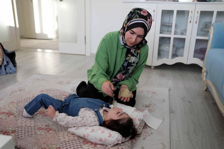 O SERBEST, ÇOCUĞUM EVDE HAPİS HAYATI YAŞIYOR