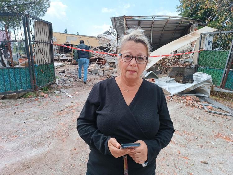 BASINÇLA HAVAYA FIRLAYIP YERE DÜŞMÜŞ