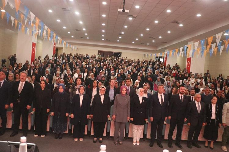 7 BİN 532 KADIN GİRİŞİMCİYE E-TİCARET YOLUYLA SATIŞ YAPMALARINI SAĞLADIK