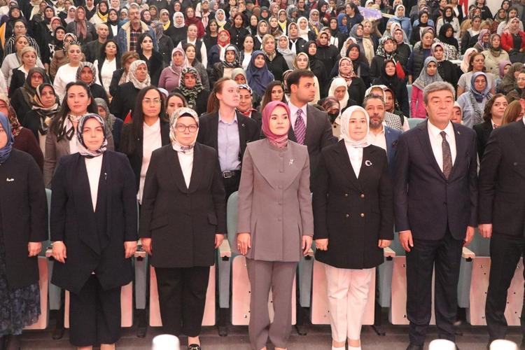 STKDA KADIN OLMAK PROGRAMINA KATILDI