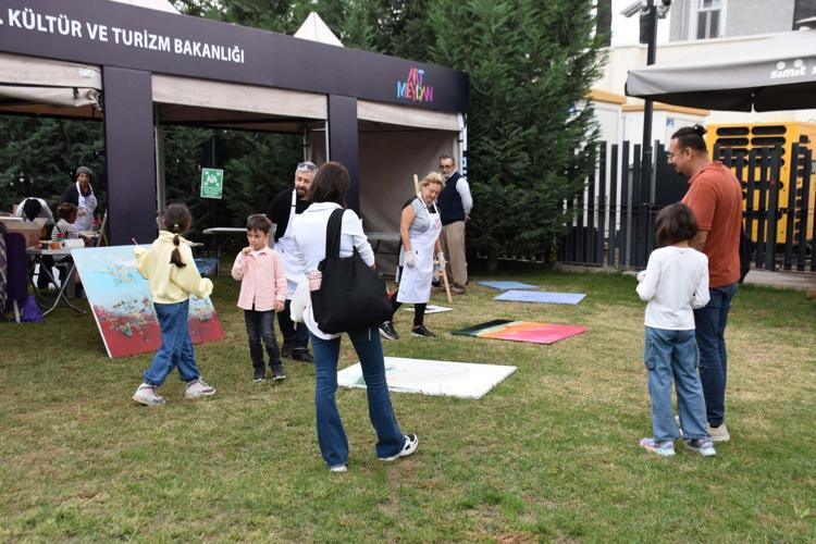 ‘SANAT, SESSİZLERİN SESİ, VİCDANIN EN GÜÇLÜ İFADESİDİR’