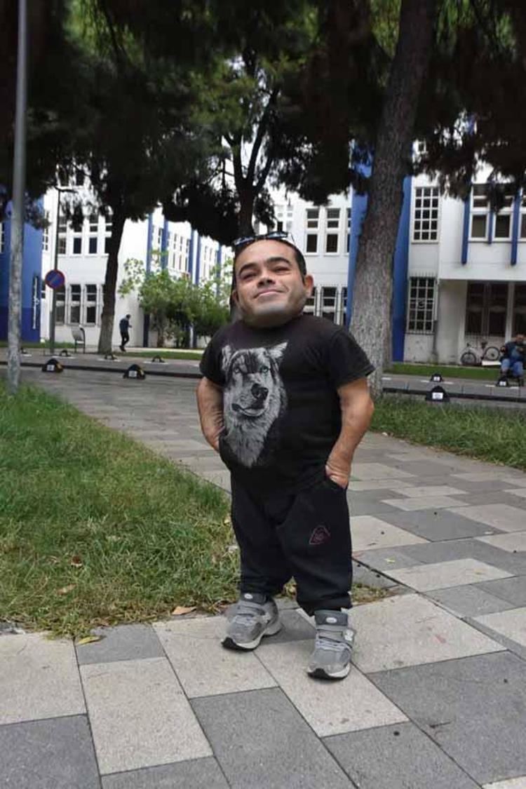 HAYATA TUTUNMAK İÇİN TİYATROYA GİDİYORUM