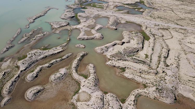 İzmirde içme suyunun sağlandığı 6 barajdan 3ünün kuruduğuna dikkati çeken Prof. Dr. Yaşar, sözlerini şöyle sürdürdü: