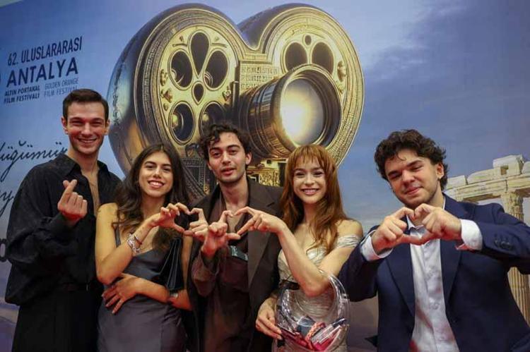 SİNEMANIN HAK ETTİĞİ İLGİYİ YENİDEN KAZANMASI GEREKİYOR