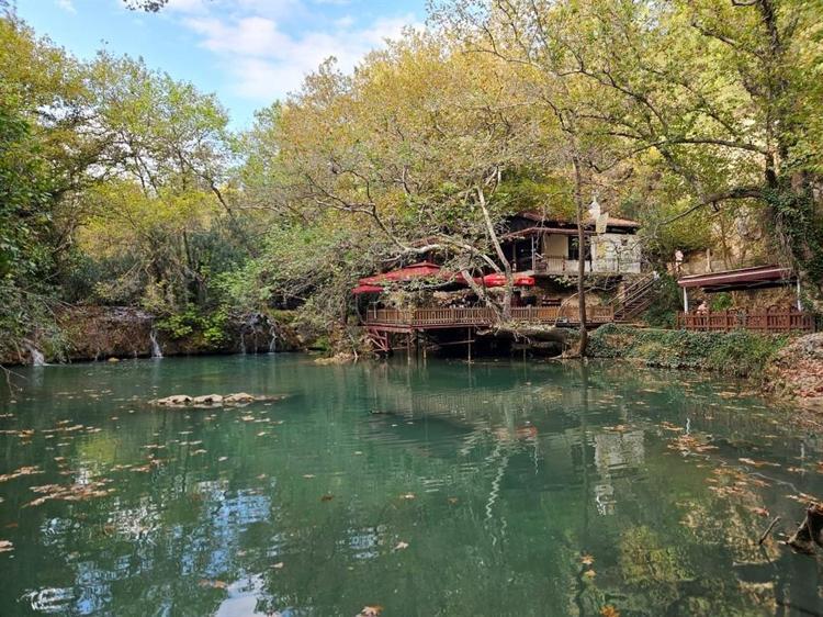 ÖZEL HELİKOPTER PİSTİ BİLE VAR