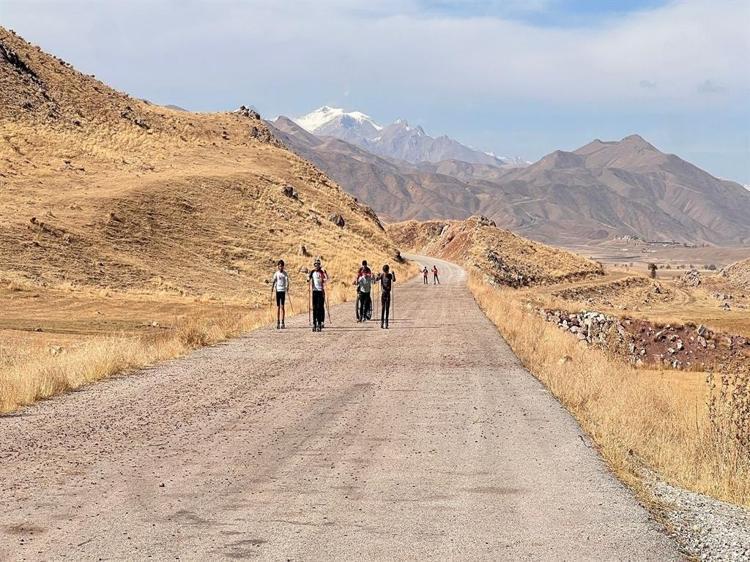 50 SPORCU İLE YARIŞMALARA KATILACAĞIZ