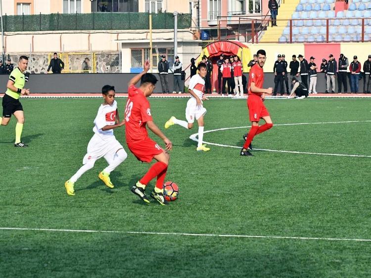 GENÇLERİ SPORA YÖNELTELİM AMACIMIZ BU