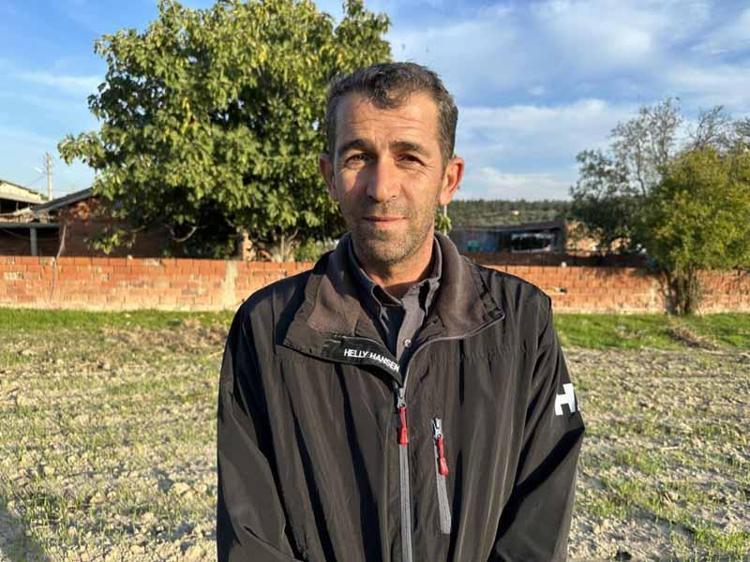 KAÇMIYOR, ÜRKMÜYOR