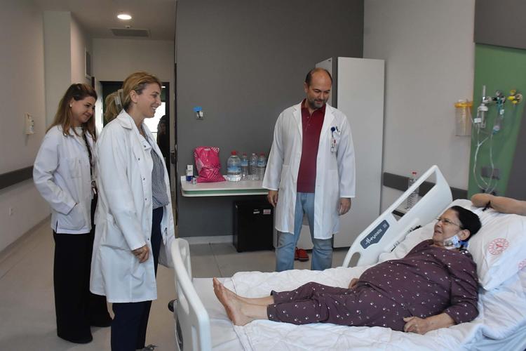 KARIN AĞRISI VE İSHAL ŞİKAYETİYLE BAŞVURDUM