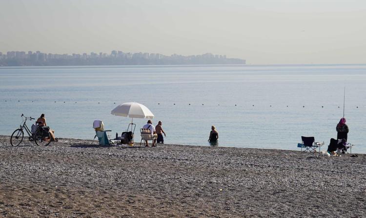 SICAKLIK 27 DERECE OLACAK