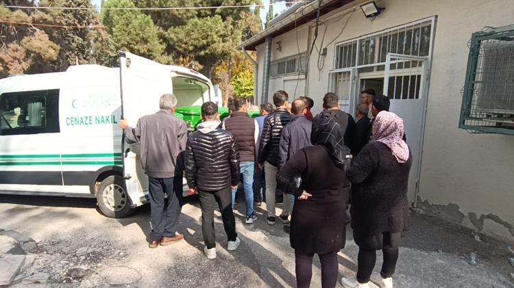 EŞİNİ KARŞILAMAYA GİDİYORMUŞ