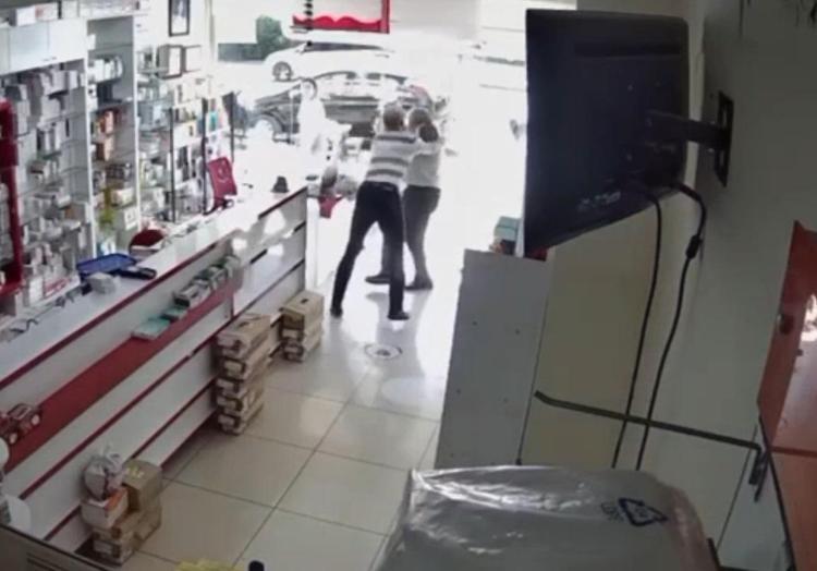 TEKNİSYENİN ÇALIŞTIĞI ECZANENİN AVUKATINDAN AÇIKLAMA