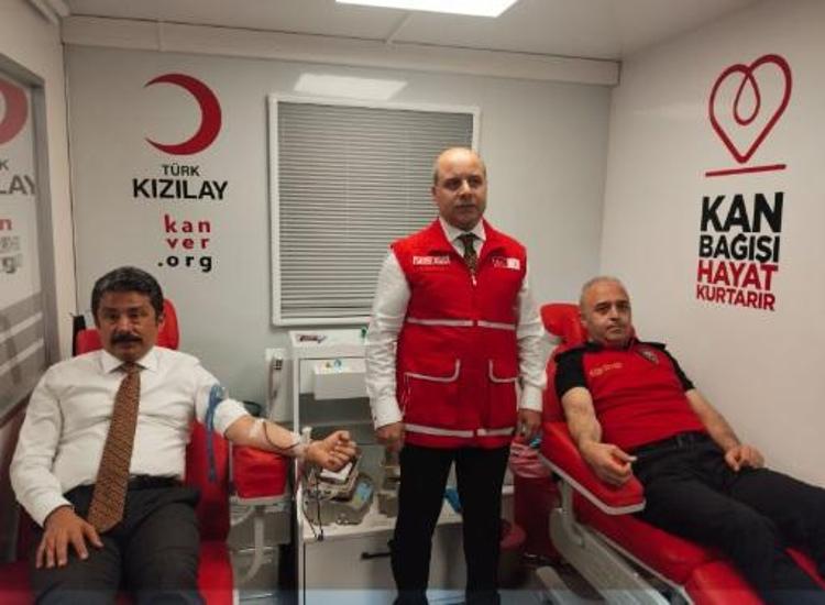 VALİ DEMİRYÜREK: KAN BAĞIŞI BİR VATANDAŞLIK GÖREVİDİR