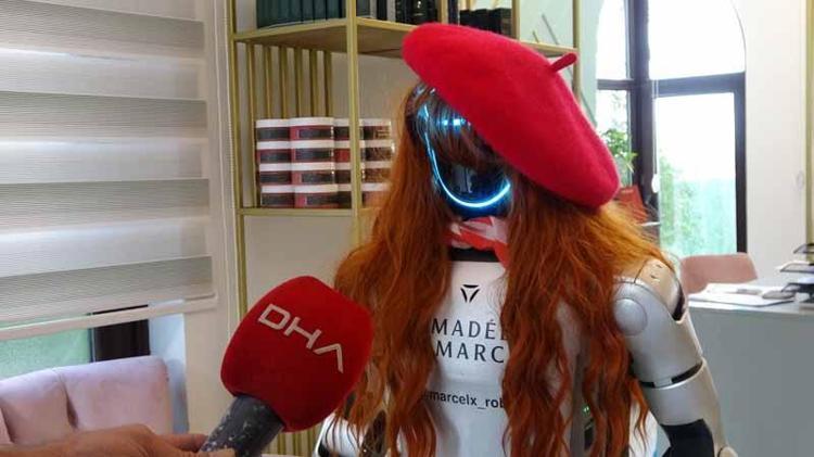 ‘TÜRKİYE’DE ÇALIŞAN İLK ROBOT OLMAK GURUR VERİCİ’