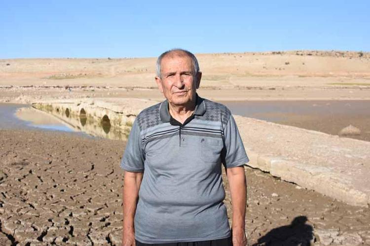 ‘BARAJ İÇİN BIRAKIP GİTTİĞİM KÖYÜMÜZ, SULAR ÇEKİLİNCE ORTAYA ÇIKTI’