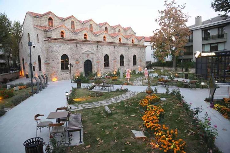 PARFÜMDE KOKU KALICILIĞINI SAĞLIYOR