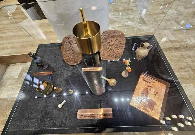 KİLİSEDE GEÇMİŞTE DE KOKU ÜRETİLMİŞ