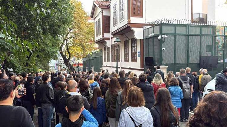 ZİYARETÇİLERİN YOĞUN İLGİSİNDEN KIVANÇ DUYUYORUZ