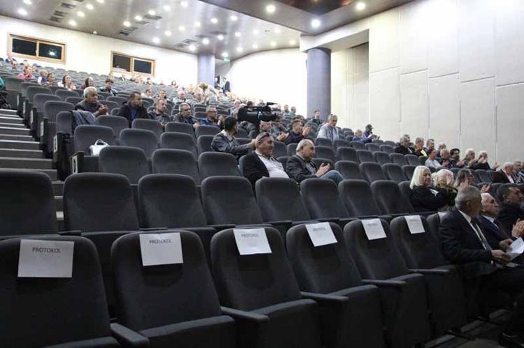 ‘YILBAŞINA KADAR ÇÖZMEKSEK İLÇEMİZ GİDİYOR’