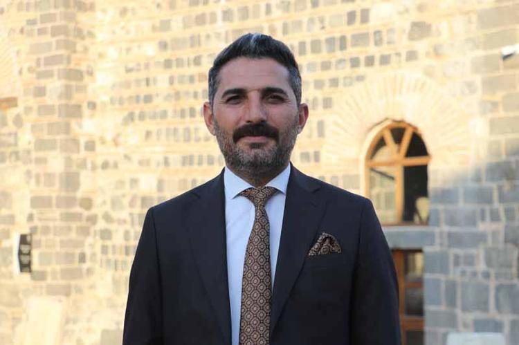 ‘TAŞ ESERLERİ BAHÇEYE ÇIKARMAYA BAŞLADIK’