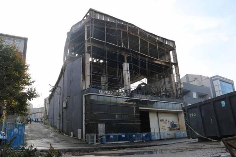 PARA DOLU ÇANTA İLE YAKALANMIŞ