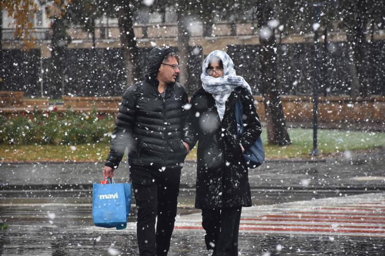 KENT MERKEZİNDE YOĞUN YAĞIŞ