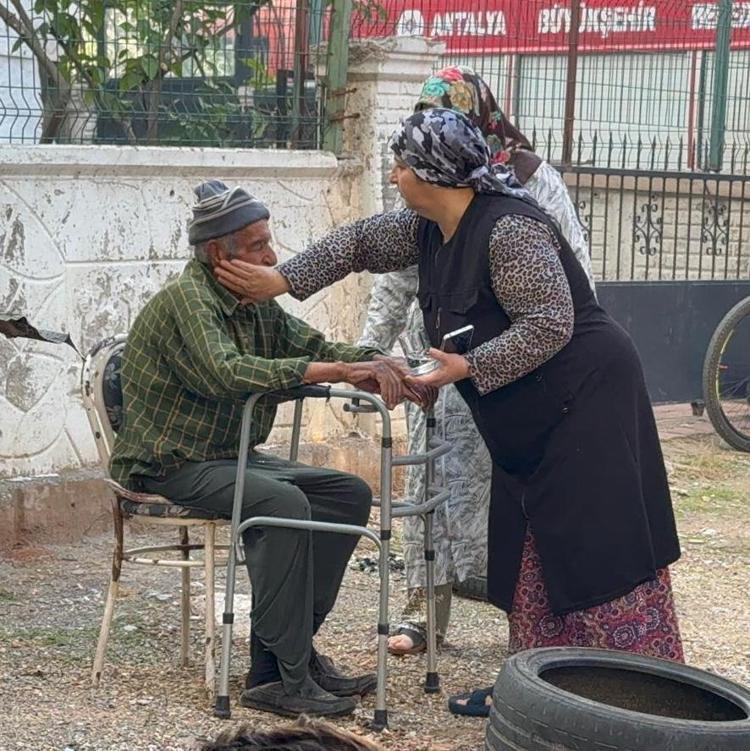 ‘EV ALEV ALEV YANIYORDU, İÇERİ GİRİP ÇIKARDIM’