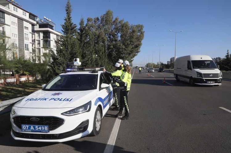 ÖLÜMLE SONUÇLANAN KAZALARIN YÜZDE 50Sİ AŞIRI HIZDAN KAYNAKLANIYOR