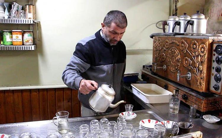 AYAKTA DURMAYA ÇALIŞIYORUM