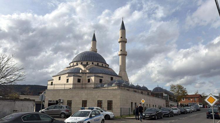 KÜLLİYESİ BULUNAN TEK CAMİ