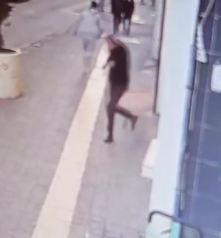 RUHSATSIZ SİLAHLA YAKALANDI