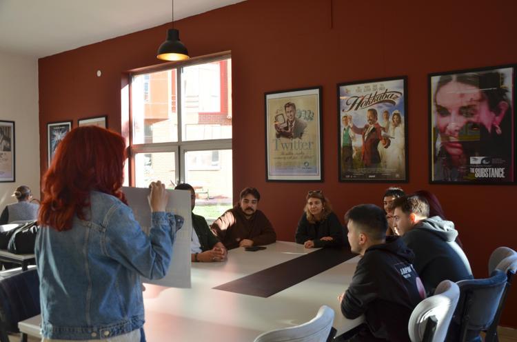 ÇOK MONOTON BİR HAYATIM VARDI