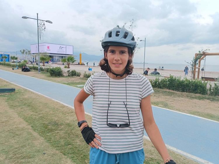 DAĞLIK YOLLAR ÇOCUKLARI ZORLADI