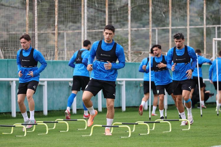 MİLLİ OYUNCULARIMIZI İZLEDİK