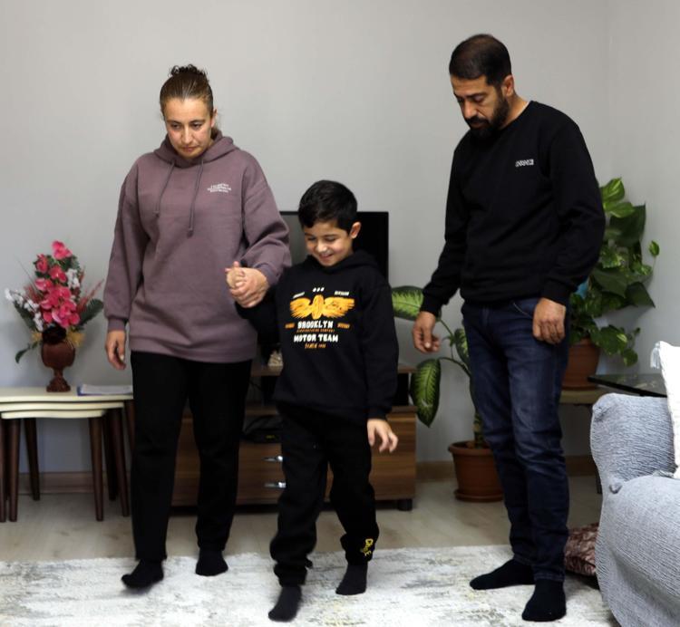 KOŞAMIYOR, OYNAYAMIYOR