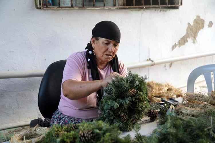 ÇELENKLERİN TANESİ 30 LİRA