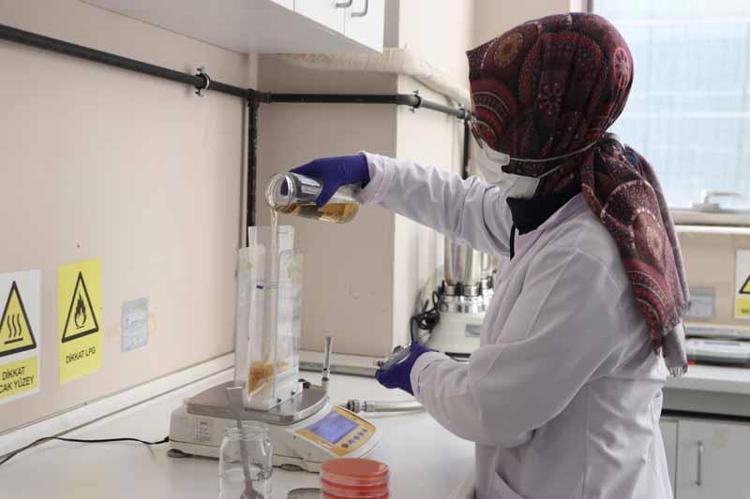 ‘GÜNDE 150-200 ARASINDA NUMUNE GELİYOR’