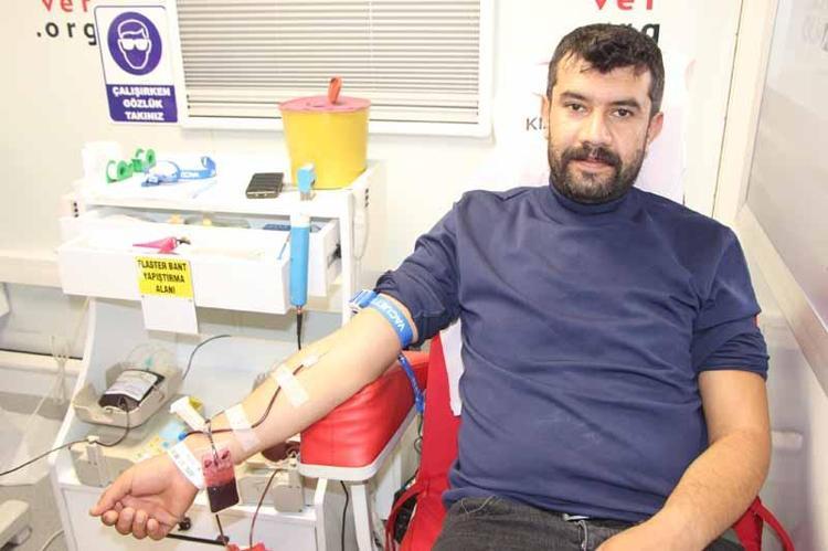 10 ÜNİTE KAN BAĞIŞI YAPTI