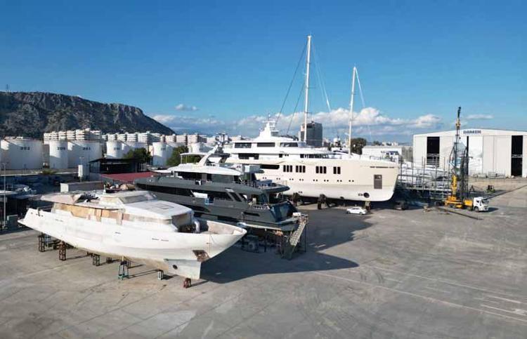 DÜNYADA İLK ÜÇ İÇİNDE