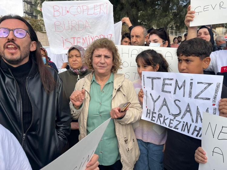 BÖYLE YAŞAMAYI HAK ETMİYORUZ