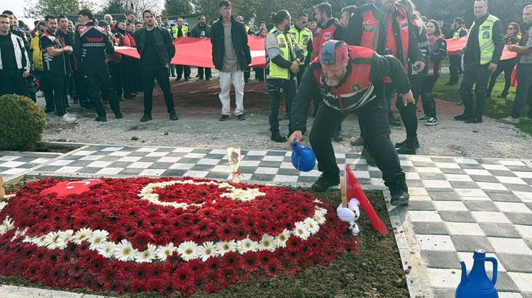 ‘BİNLERCE EVLADIMIZ OLDU’