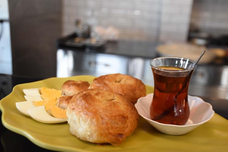 İŞTAHLA YENİLİYOR