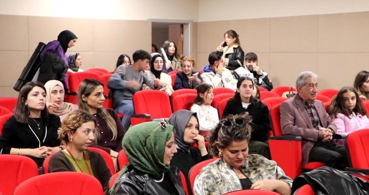 KARAZ HALKLARINDA HİÇBİR ŞEKİLDE SOSYAL FARKLILAŞMA YOK