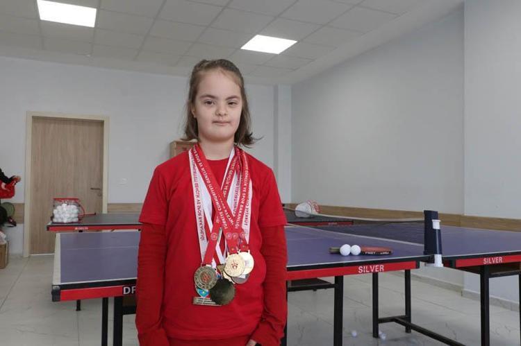 ‘SPORU HAYATINA ALDIKÇA ÇEKİNGENLİĞİ GİTTİ’