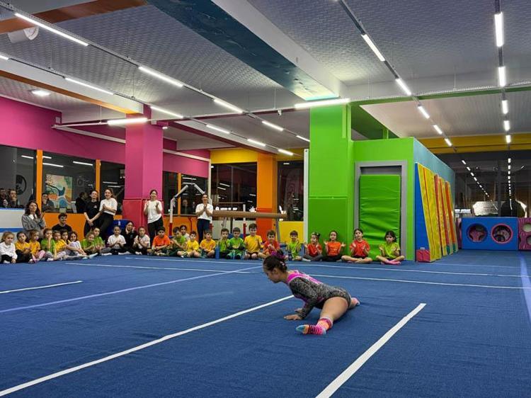 ‘ELİF BAŞARIYLA BERABER AİDİYET DUYGUSUYLA BU OKULA GELDİ’