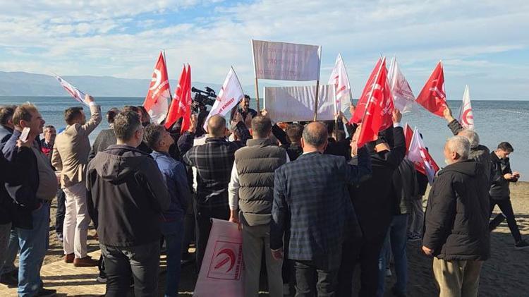 MİLLİ EGEMENLİĞİN KIRMIZI ÇİZGİLERİ KORUNMALI