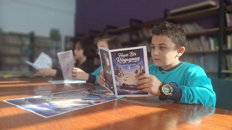 ‘KİTAP OKUMAYI VE YAZMAYI SEVDİRDİ’